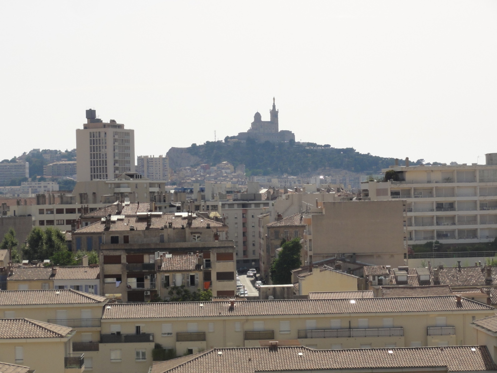 Vue sur La Bonne Mère de la loggia de la chambre