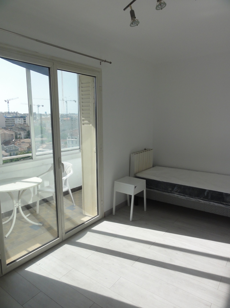 loggia privative au calme pour cette magnifique chambre